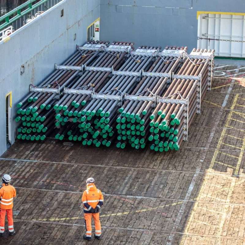 Tubular transportation running system TubeLock used on ship dock